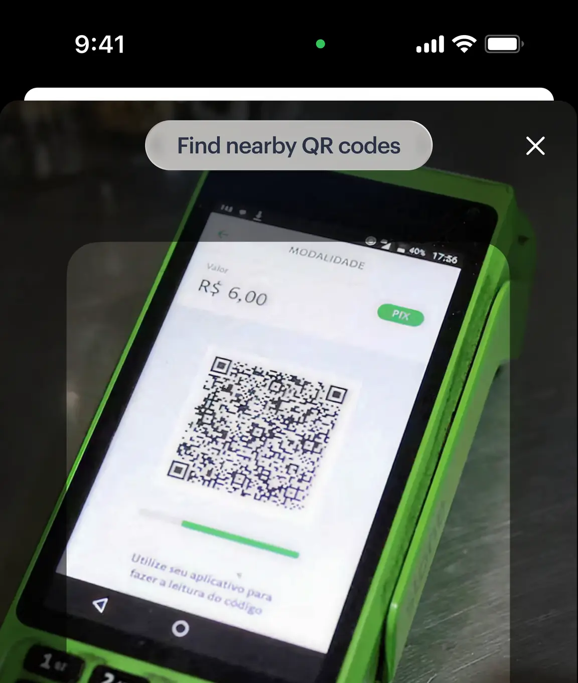 Scanning a QR code to pay with GrabrFi